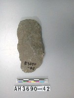 藏品(小型斜刃打製石斧)的圖片